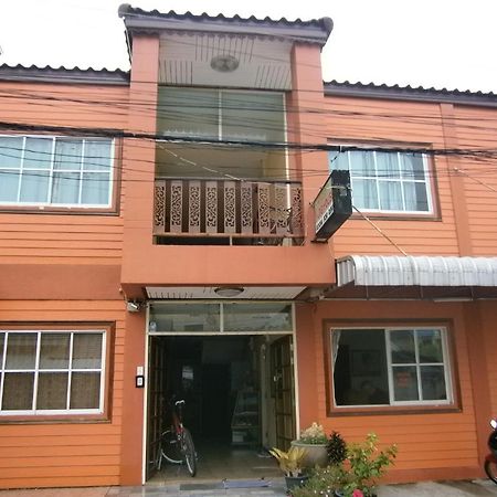 Aura House Hotel Pattaya Exterior photo
