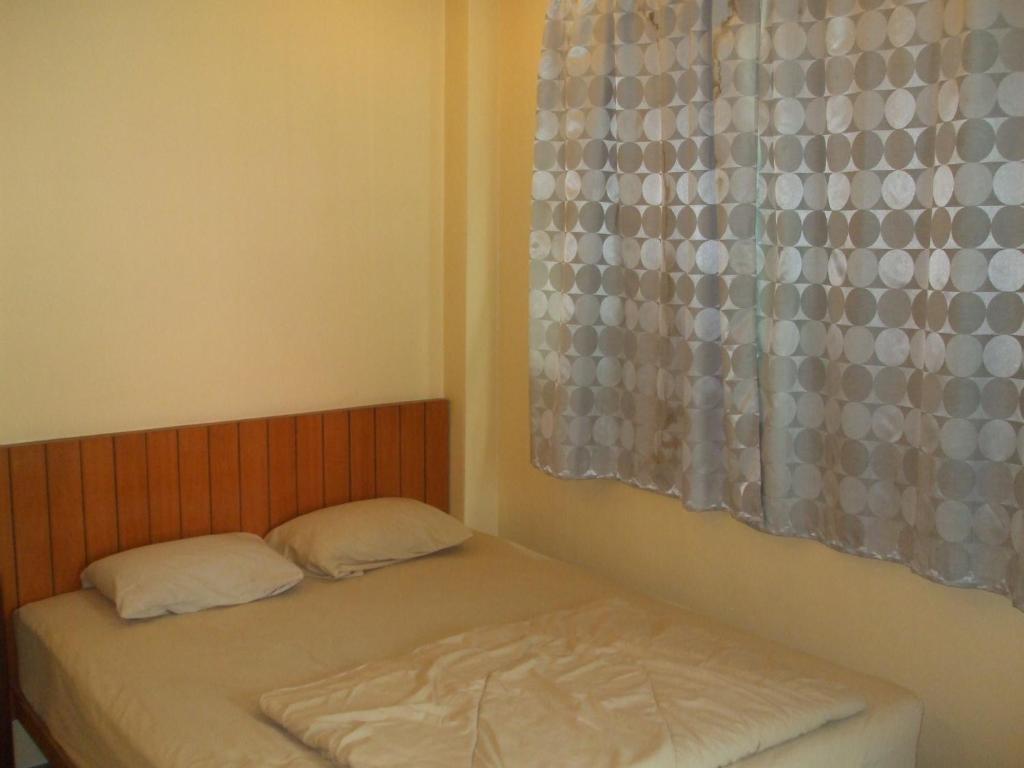 Aura House Hotel Pattaya Room photo