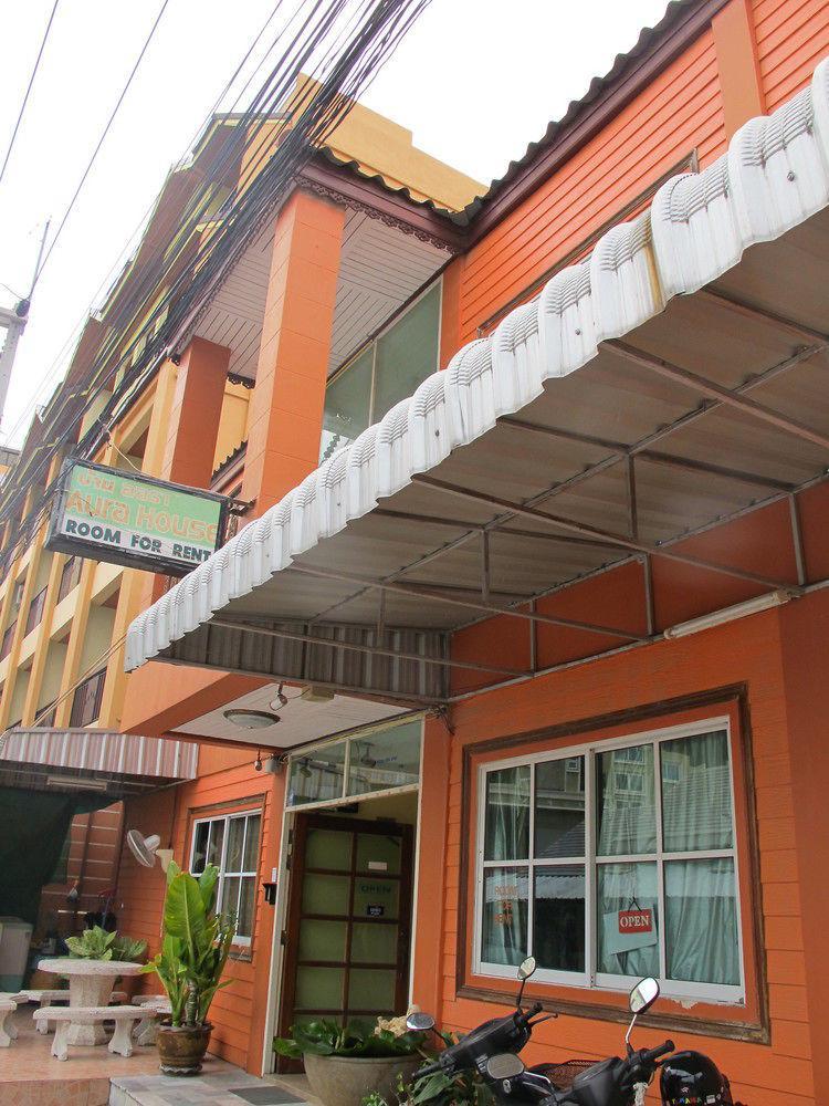 Aura House Hotel Pattaya Exterior photo